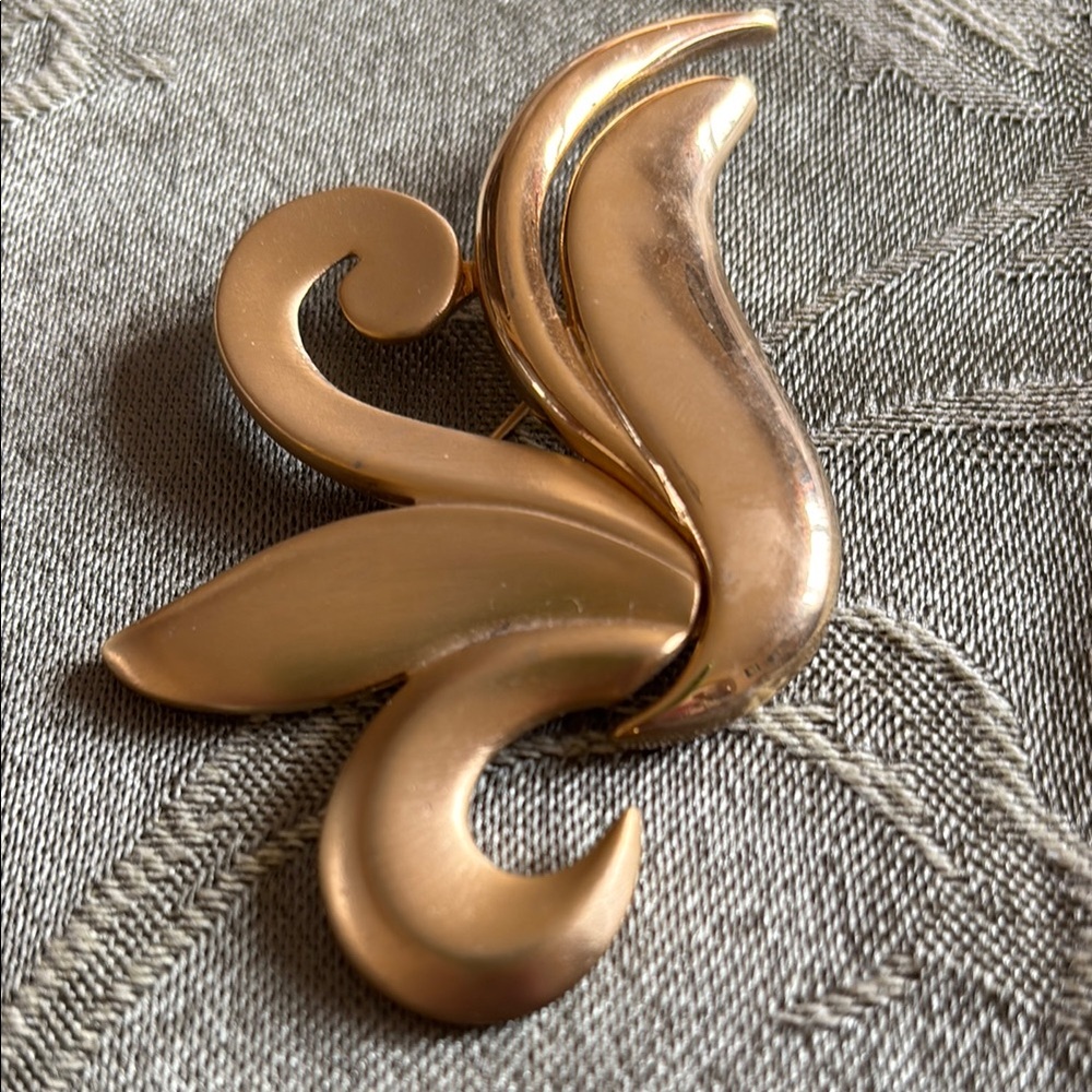 Elegant Gold Brooch